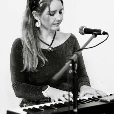 Tiahn, pianist and singer solo in Sunshine Coast, photo 2