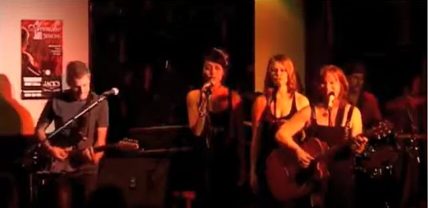 Kerrie Garside Acoustic Weddings, wedding band in Sunshine Coast, photo 2