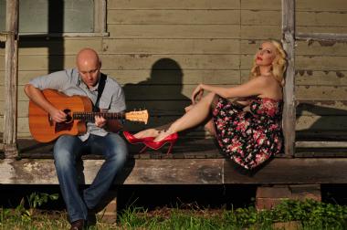 The Hollie Winter Duo, acoustic guitar and singer duo in Sydney, photo 3