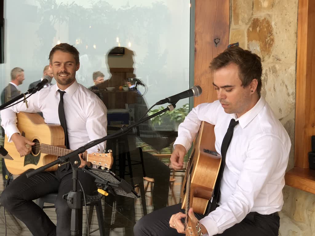 Heath Lincoln, acoustic guitar and singer solo in Sydney, photo 3