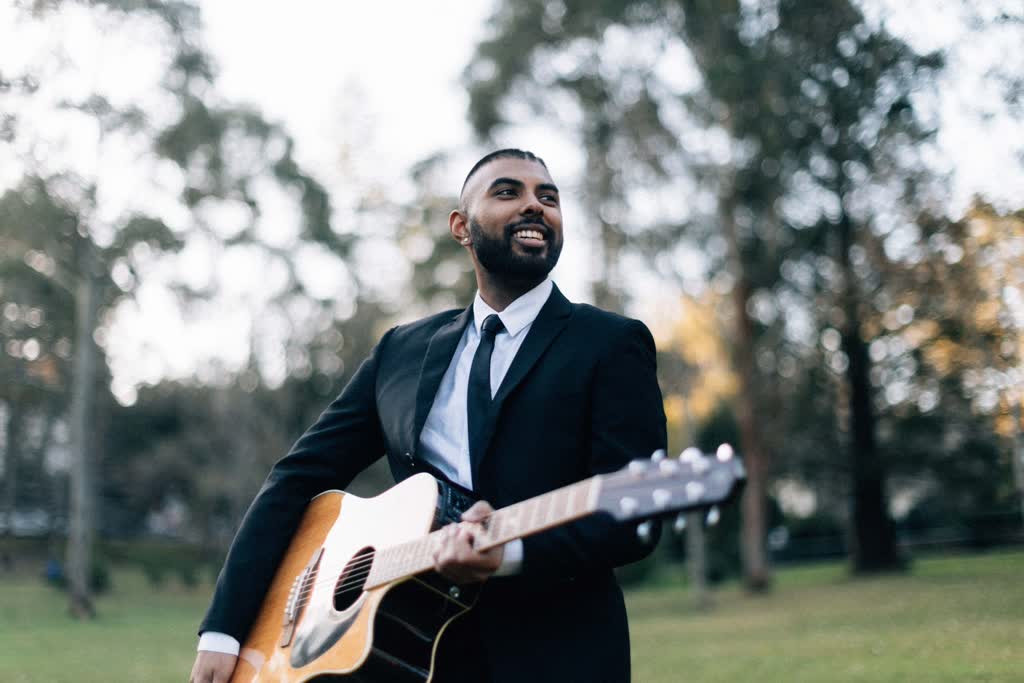 Joshua Paltoo, acoustic guitarist in Sydney, photo 2