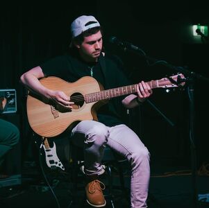 Dan, singer in Sydney, photo 2