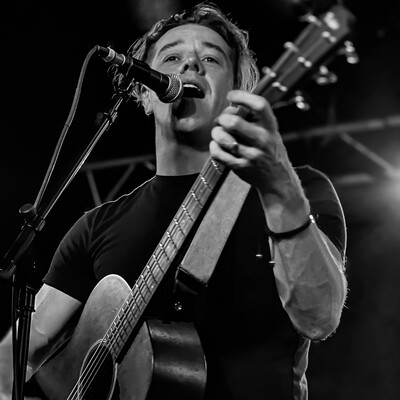 Shimon Moore, musical soloist in Sydney, photo 2
