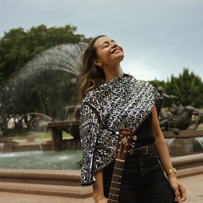 Shulam, singer-songwriter in Sydney, photo 2