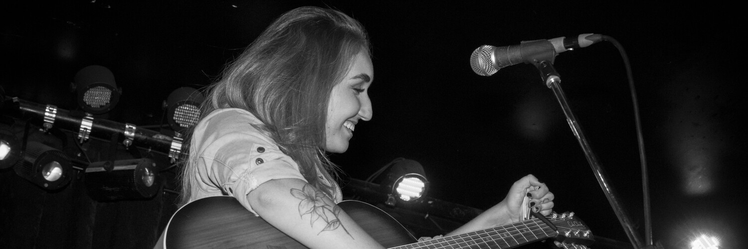 Skyla, folk singer in Sydney, photo 3