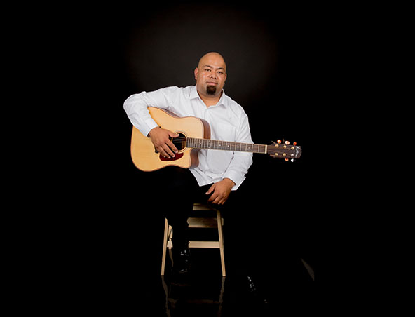 CJ, musical soloist in Sydney, photo 2