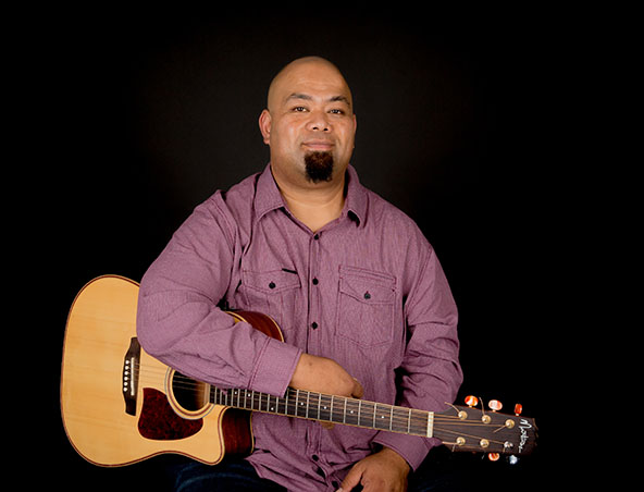 CJ, musical soloist in Sydney, photo 3