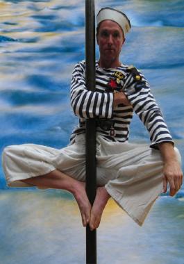 Axis of Ecstasy, aerialist in Sydney, photo 2