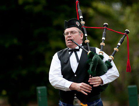 Dave, bagpiper in Sydney
