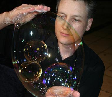 Allan Cullen, bubbles in Sydney
