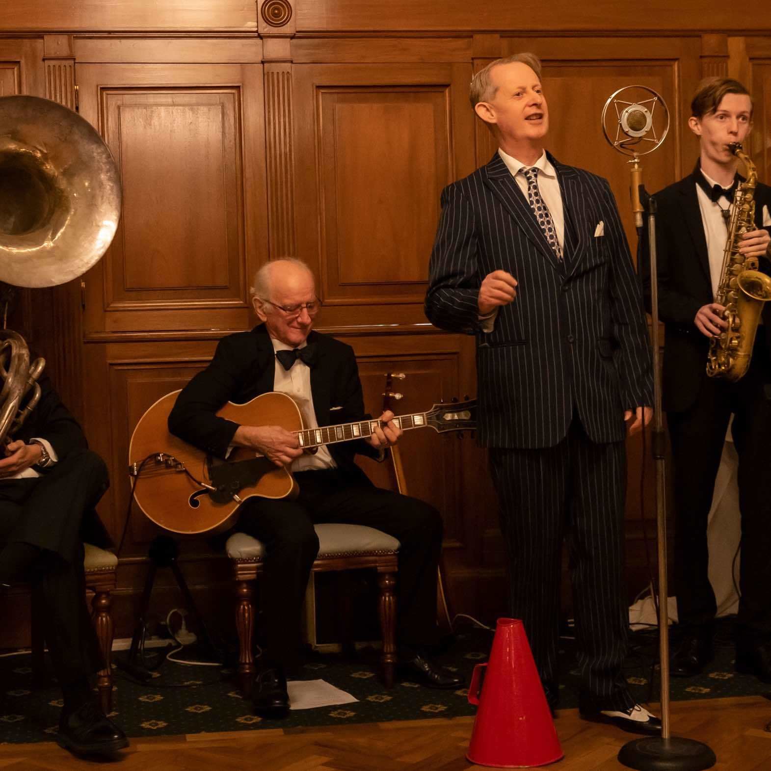 Sorcery & Swing, cabaret act in Sydney, photo 2