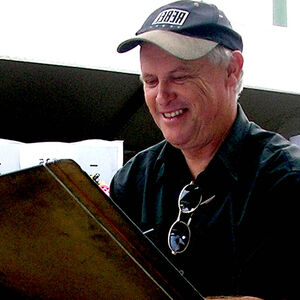 Graeme Biddle, caricaturist in Sydney, photo 2