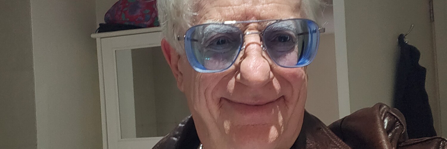 Dave Loew, cello player in Sydney, photo 2