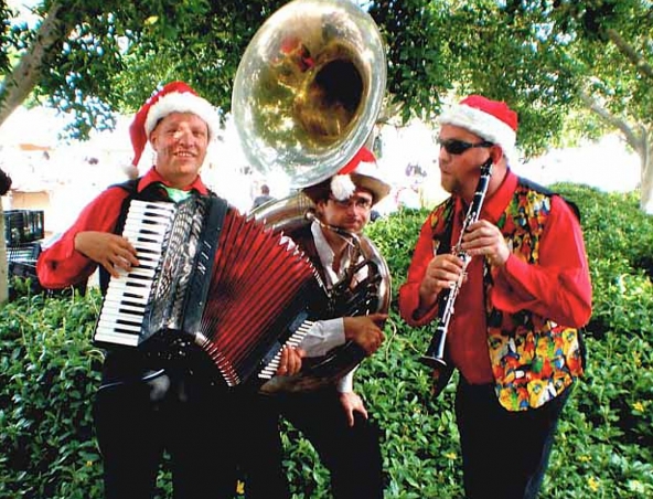 The Christmas Polkateers, christmas carolers in Sydney, photo 2