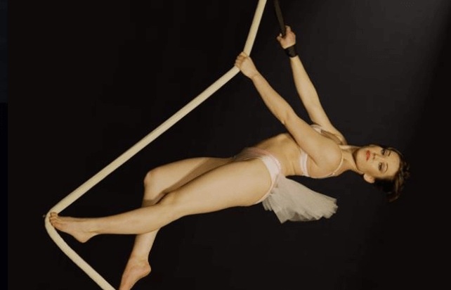 Emma Aerialist, circus act in Sydney
