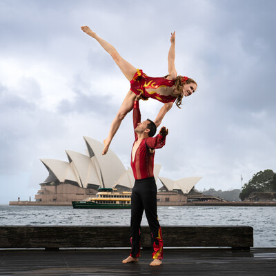 Suzie Q and Toby J, acrobat in Sydney, photo 2