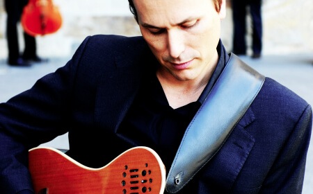 Gavin Libotte, classical guitarist in Sydney, photo 3
