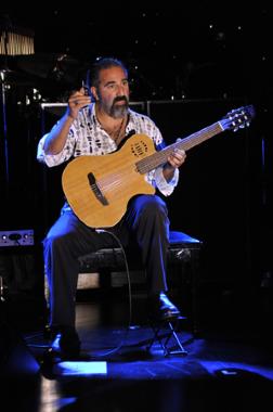 Vincenzo Martinelli, classical guitarist in Sydney, photo 3