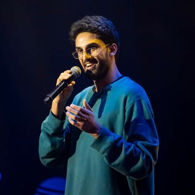Kiyanosh Sahebi, comedian in Sydney, photo 2