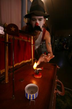 Signor Pedigrosso's Flea Circus, comedy magician in Sydney, photo 2