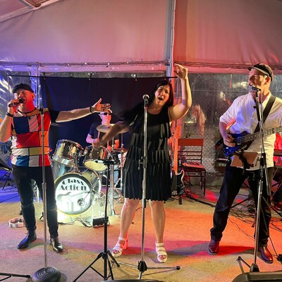 Class Action, cover band in Sydney, photo 2