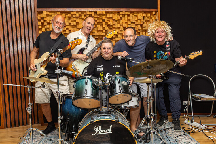 UpandAway, cover band in Sydney, photo 3
