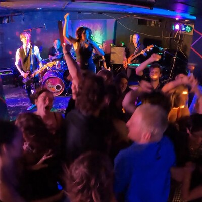 Voodoo Punch, cover band in Sydney, photo 2