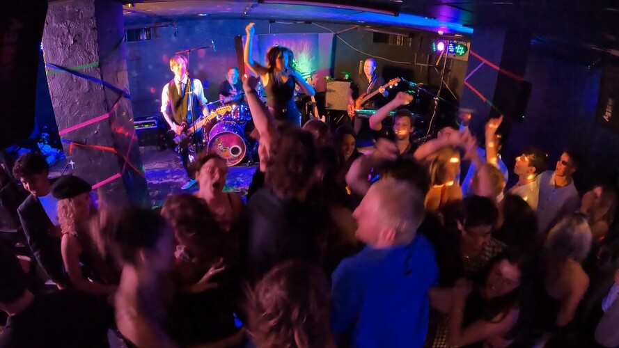 Voodoo Punch, cover band in Sydney, photo 3