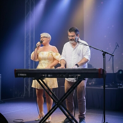 Sam and Tim, musical duo in Sydney, photo 2
