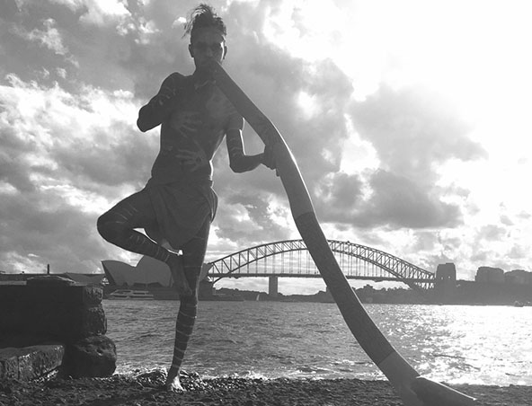 Sydney Didgeridoo Player, live in Sydney