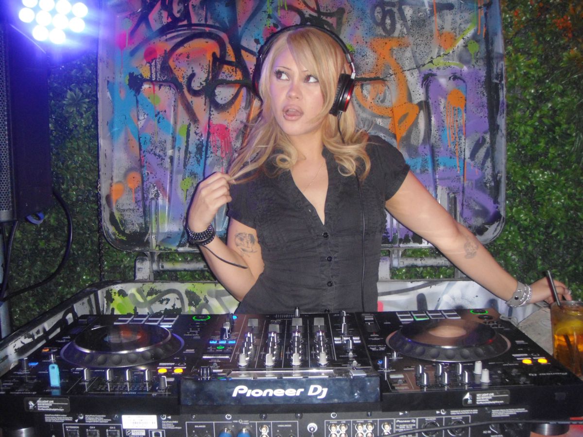 Calmell, dj in Sydney