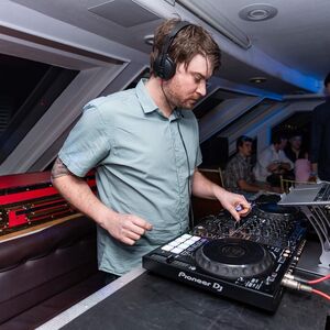DJ Jay English, live in Sydney, photo 2