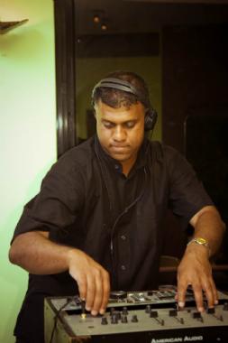 DJ Neil Jay, live in Sydney, photo 3