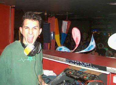 DJ Raptor, live in Sydney, photo 2