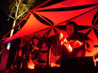 DJ Raptor, live in Sydney, photo 3
