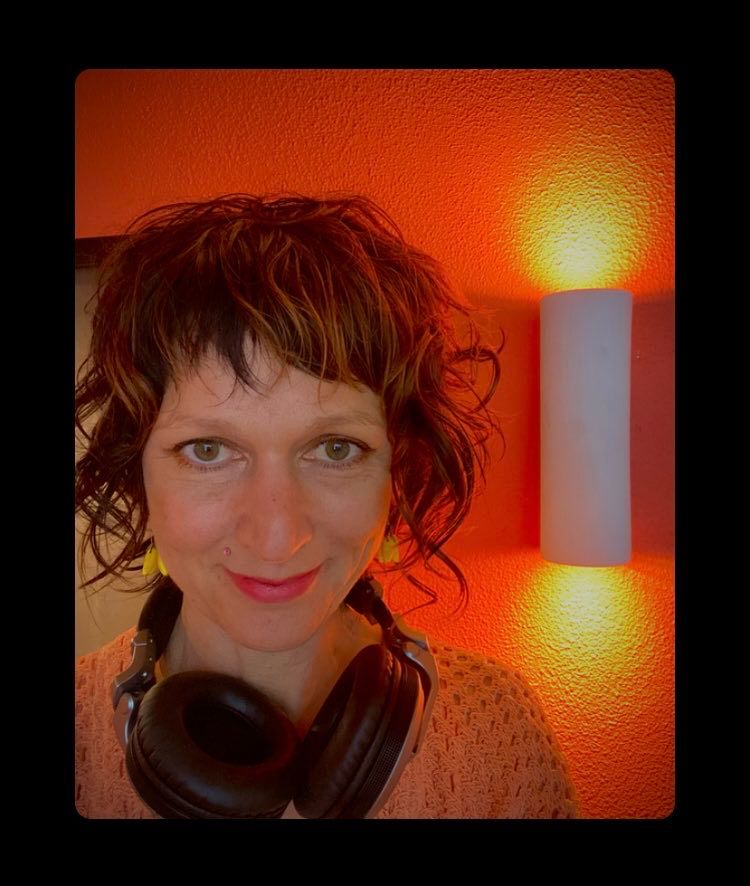 Jane Fondu, dj in Sydney