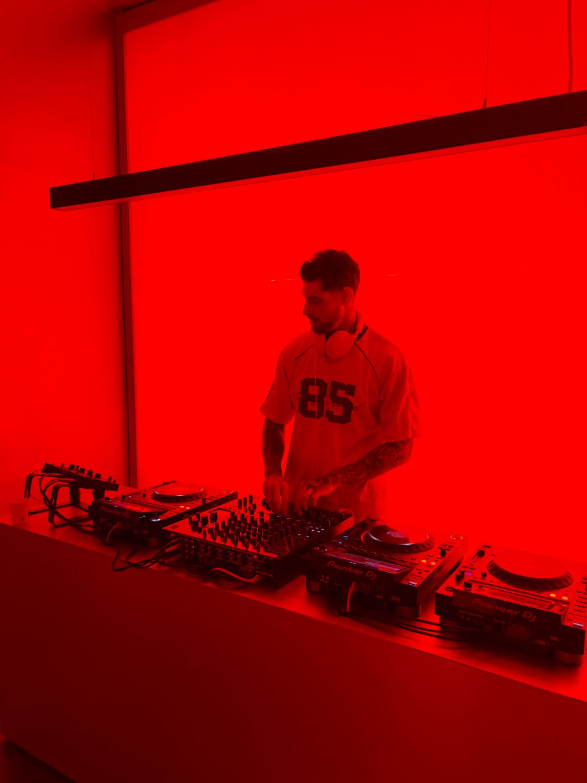 Sam chaloner, dj in Sydney