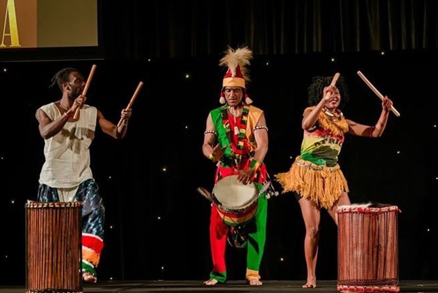 Doudoumba, drumming group in Sydney, photo 2
