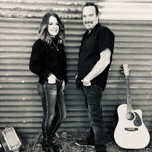 Paula and Owen, musical duo in Sandover, photo 2