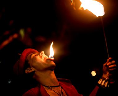 Carnivale D'Light, fire performer in Sydney, photo 2