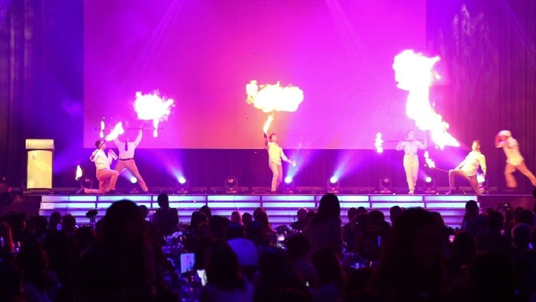 Daredevil Fire Show, fire performer in Sydney, photo 2