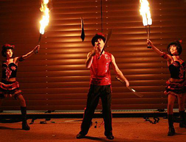 Fever, firetwirler in Sydney