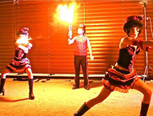 Fever, firetwirler in Sydney, photo 3