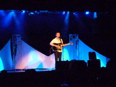 Cameron Mather, folk singer in Sydney, photo 2