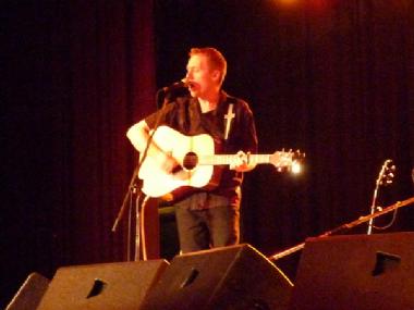 Cameron Mather, folk singer in Sydney, photo 3