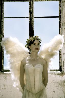 Caged Angel, harp and singer in Sydney, photo 2