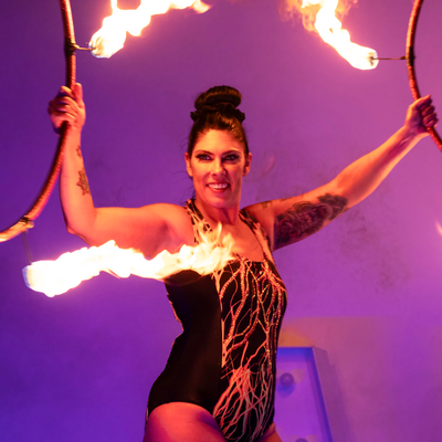 Mel Wheeler, hula hoop in Sydney, photo 2