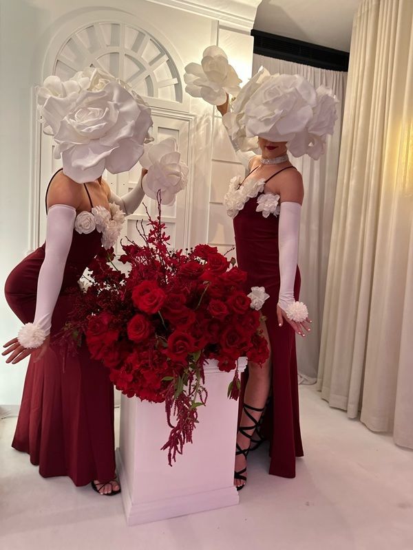 Rose Girl, human statue in Sydney