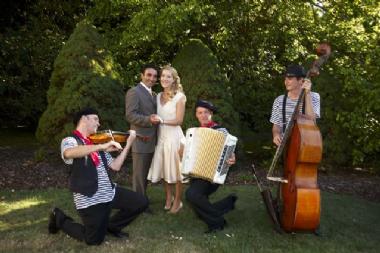A French Band, instrumental duo in Sydney, photo 2