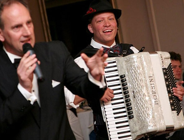 Singing Waiters Sydney, italian entertainers in Sydney, photo 2